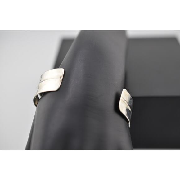 Native America Zuni Sterling Silver Turquoise Bracelet Cuff By Veronica Martza - Picture 2 of 3